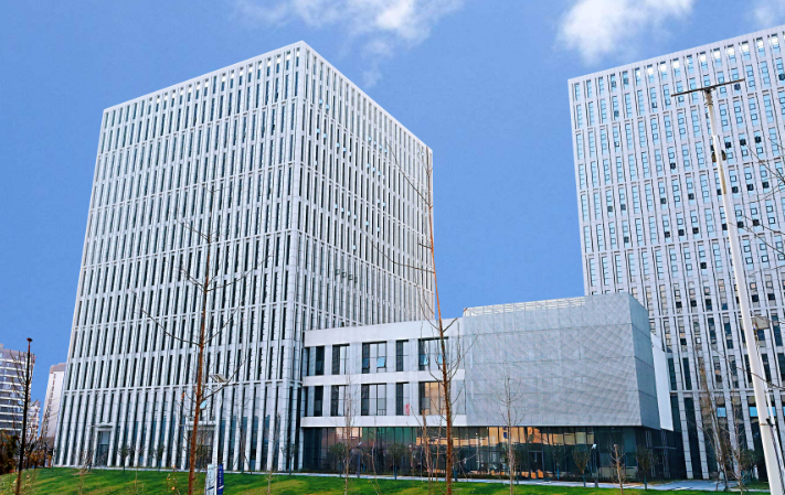 山东泛亚新材料有限公司彩色沥青在市政道路养护中的应用方案